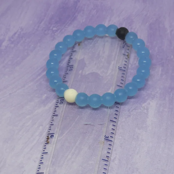 Lokai Set Of 3 Bracelets Clear-Blue-Red - Picture 7 of 8